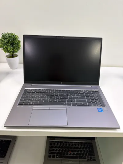 HP Zbook Firefly 15 G8 - Intel Core i5 Gen 11 | 16 GB RAM | 256 GB Nvme | Pantalla de 15.6 | Intel Iris XE