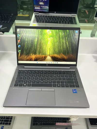 HP Zbook Firefly 14 G8 - Intel Core i7-1185G7 | 16GB RAM | 256 GB Nvme | Intel Iris XE | Pantalla de 14